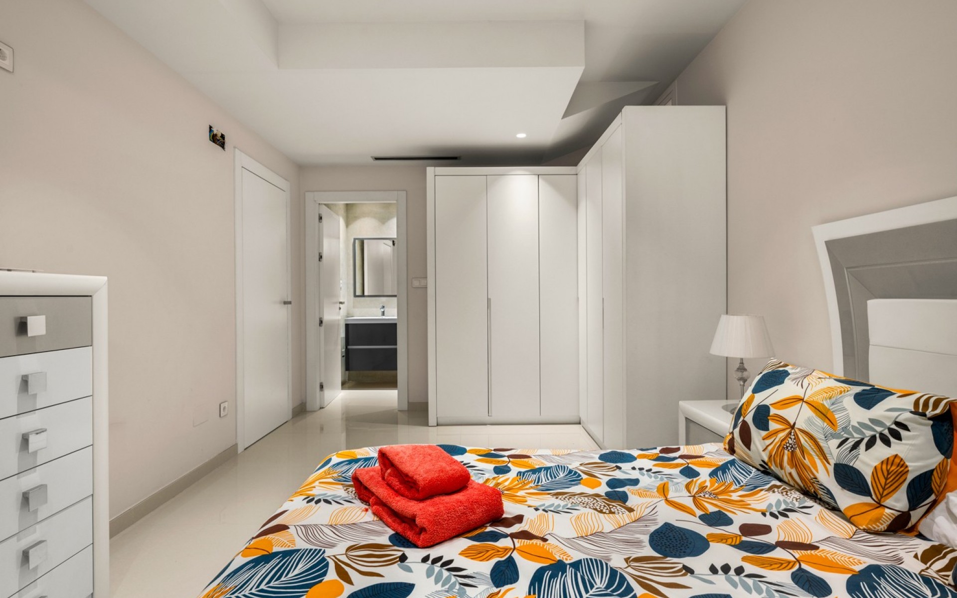 Resale - Villa - Torrevieja