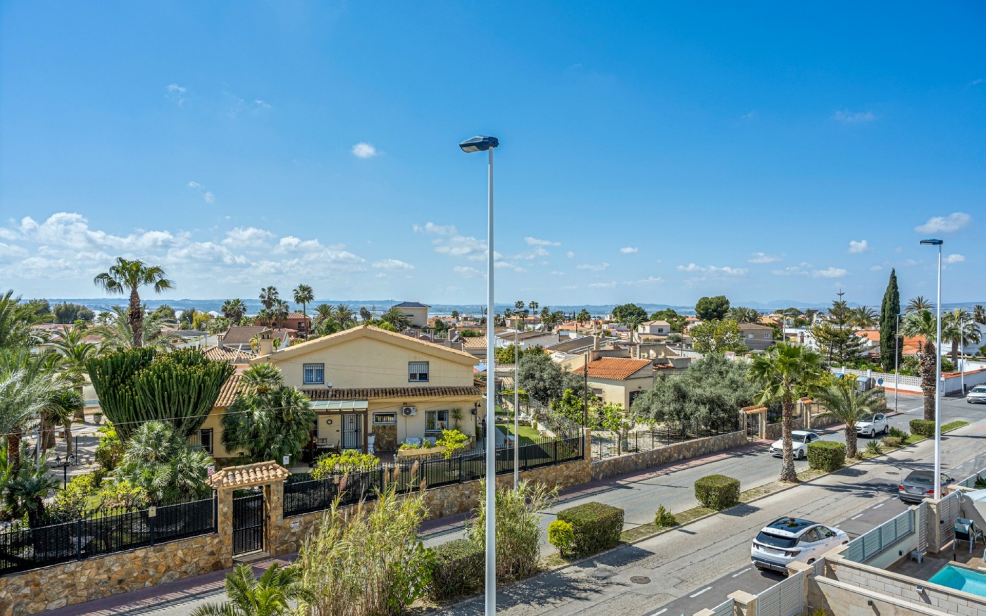 Resale - Villa - Torrevieja