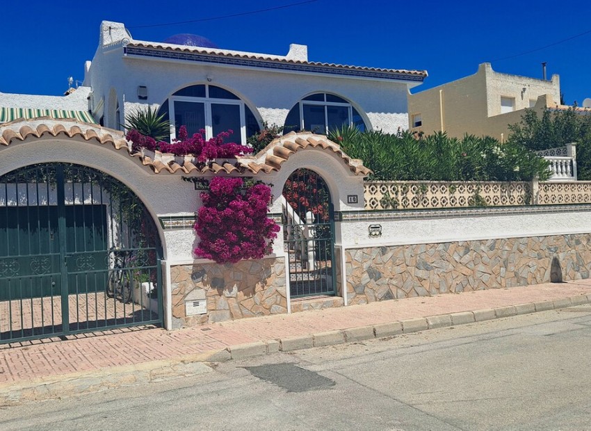 Resale - Villa - Villamartin - Blue Lagoon