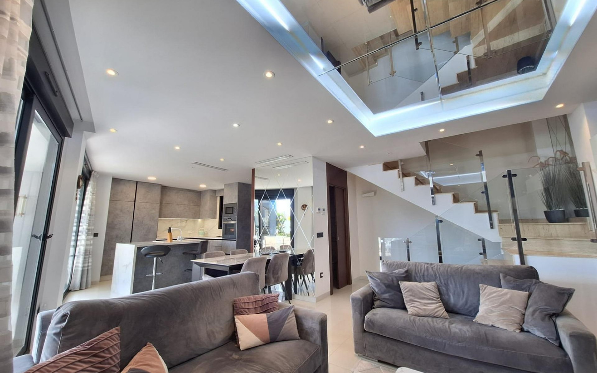 Resale - Villa - Villamartin - Las Filipinas