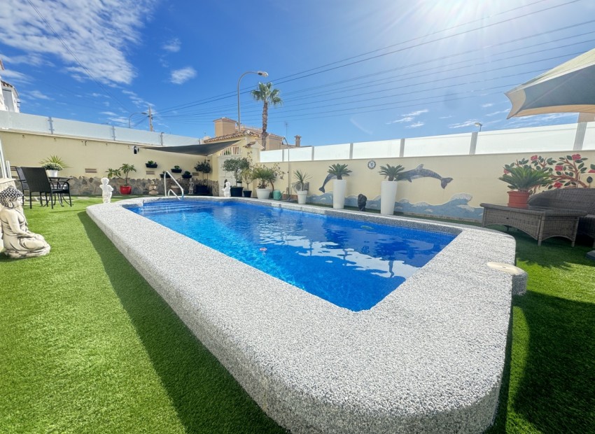 Resale - Villa - Villamartin