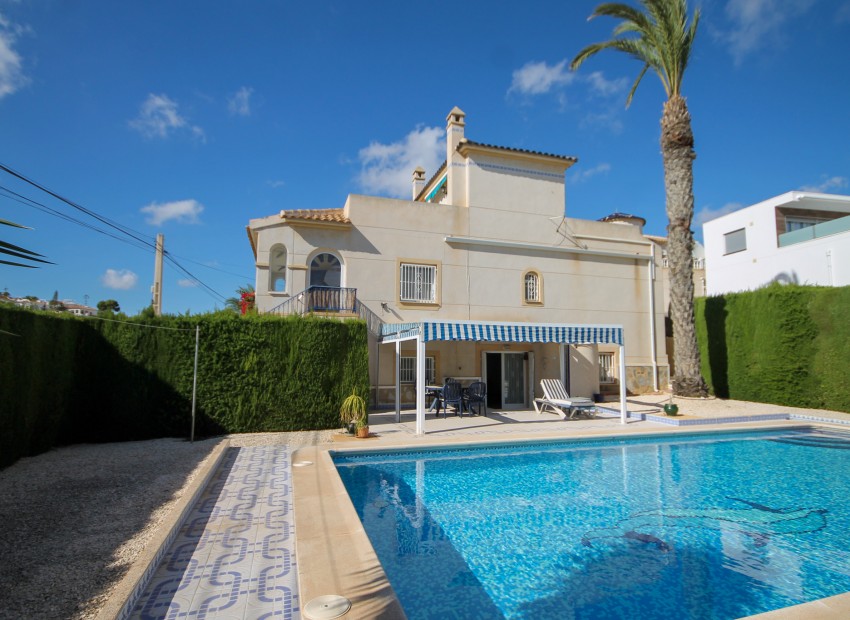 Resale - Villa - Villamartin