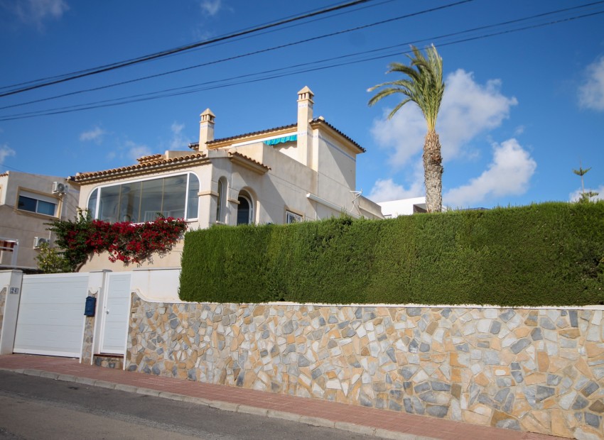 Resale - Villa - Villamartin