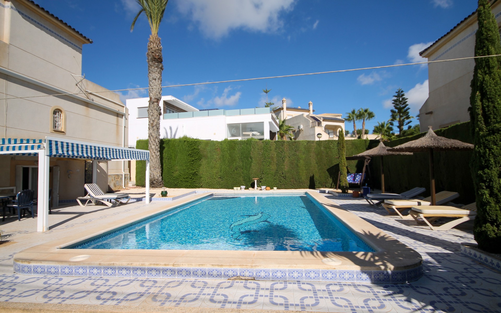 Resale - Villa - Villamartin