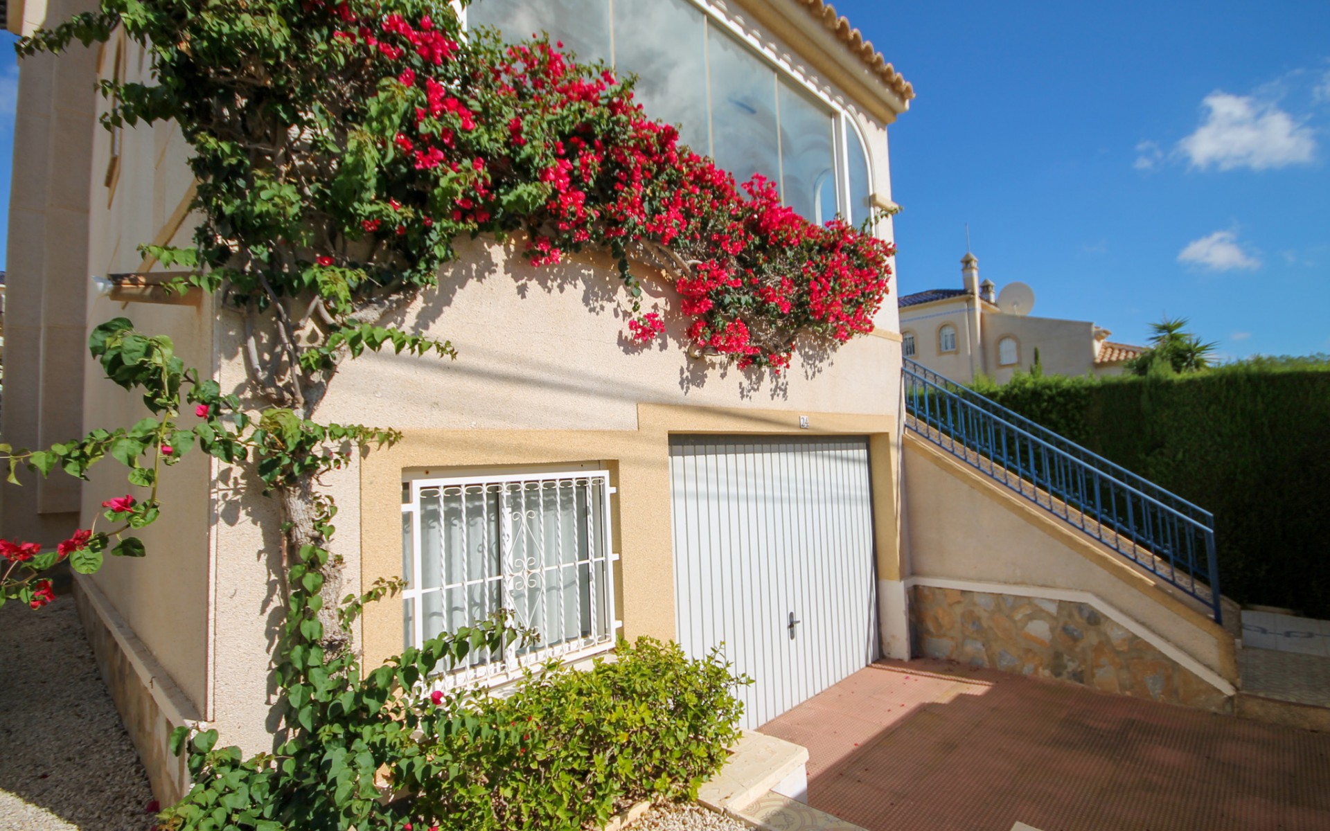 Resale - Villa - Villamartin