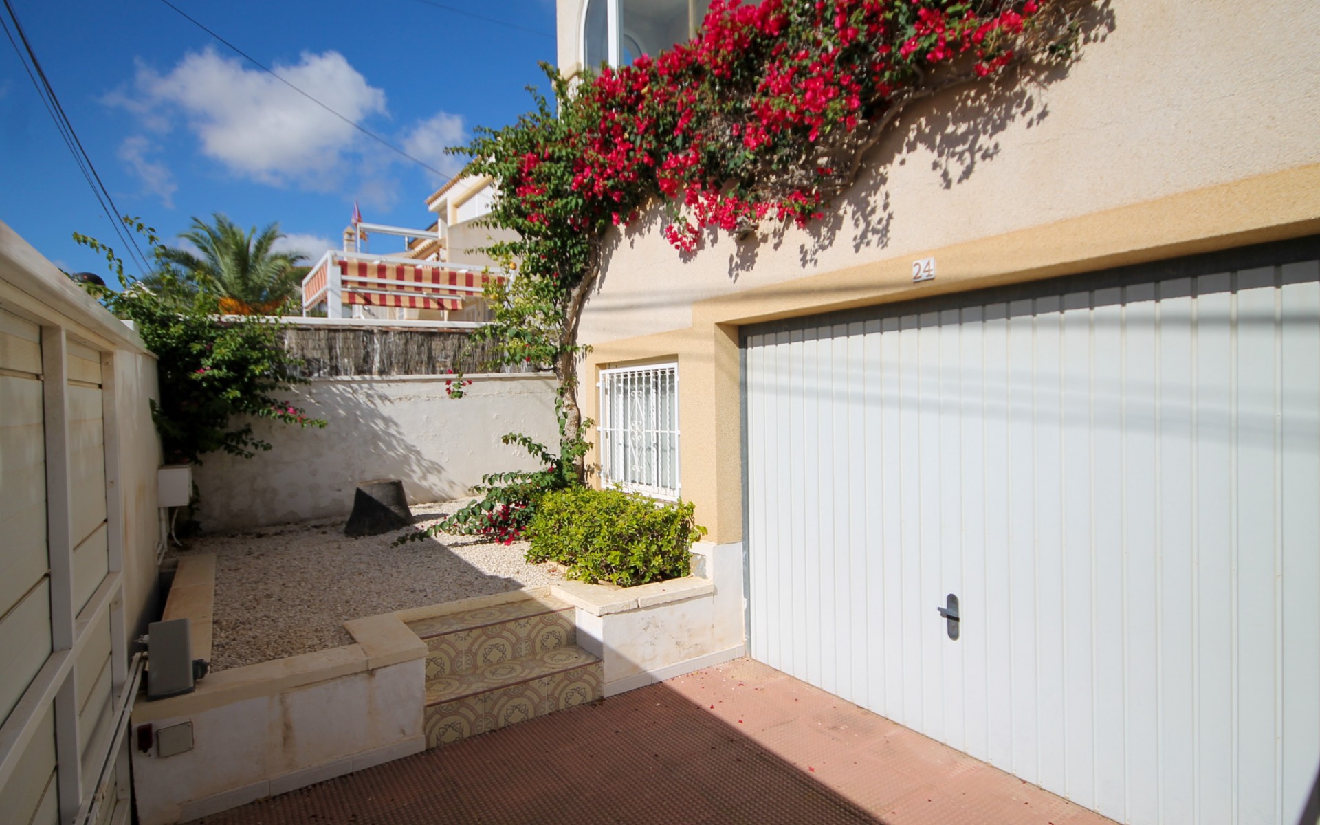 Resale - Villa - Villamartin