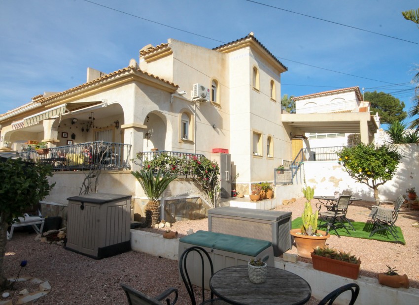 Resale - Villa - Villamartin