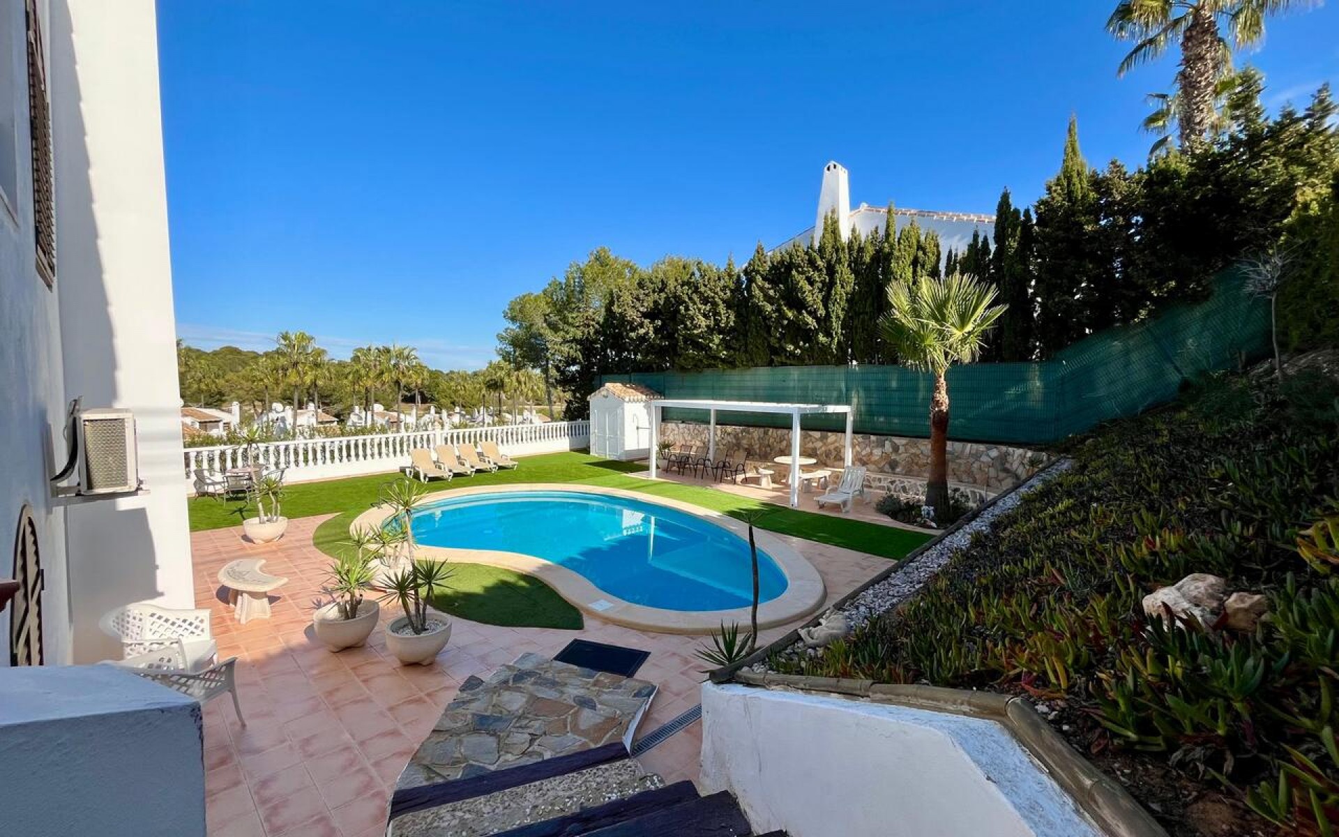 Resale - Villa - Villamartin
