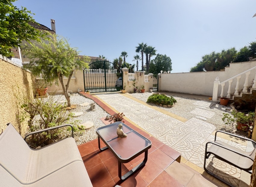 Resale - Villa - Villamartin