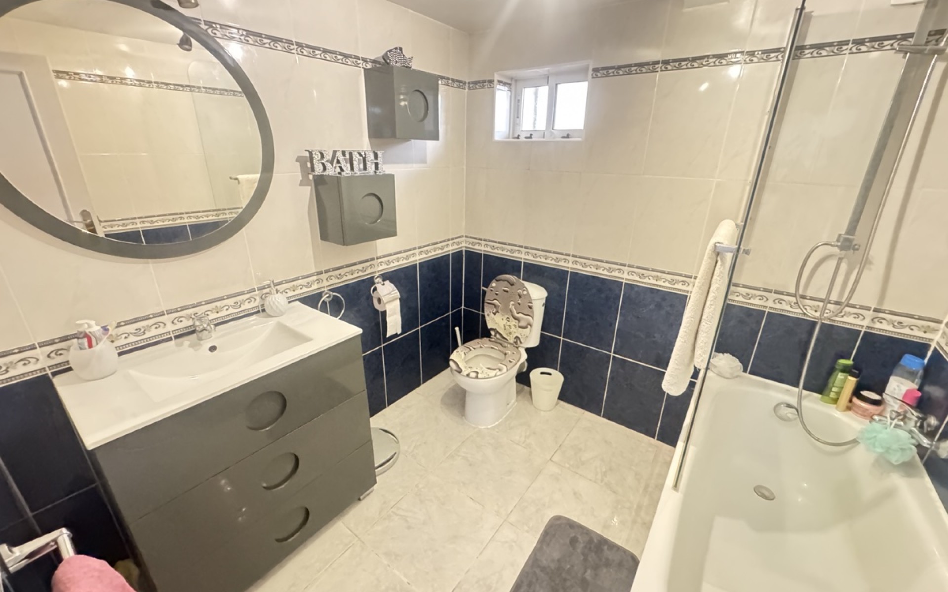 Resale - Villa - Villamartin