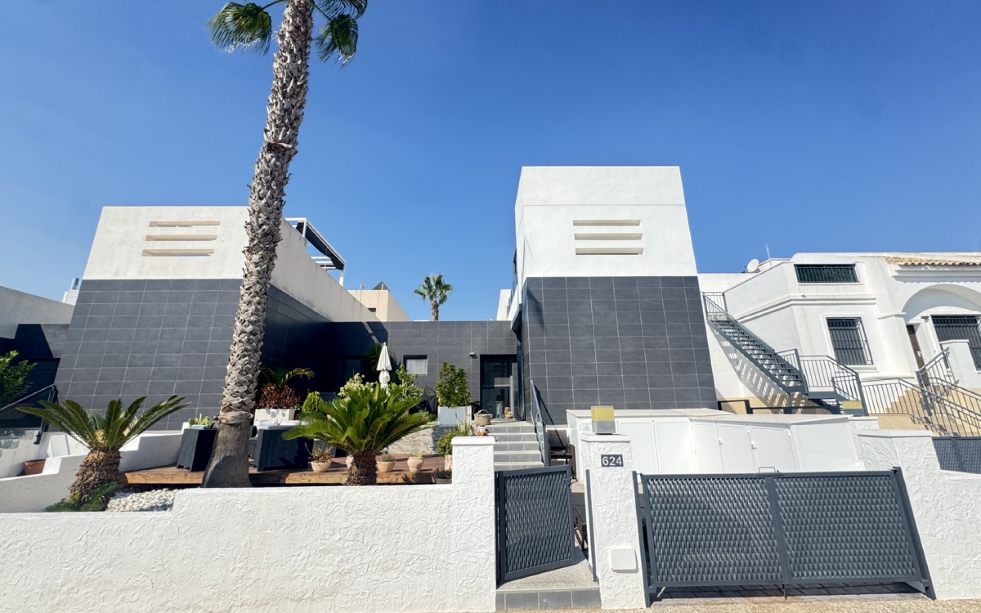 Resale - Villa - Villamartin