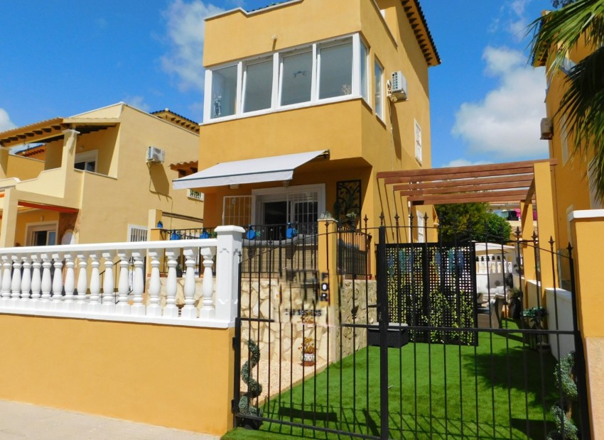 Resale - Villa - Villamartin