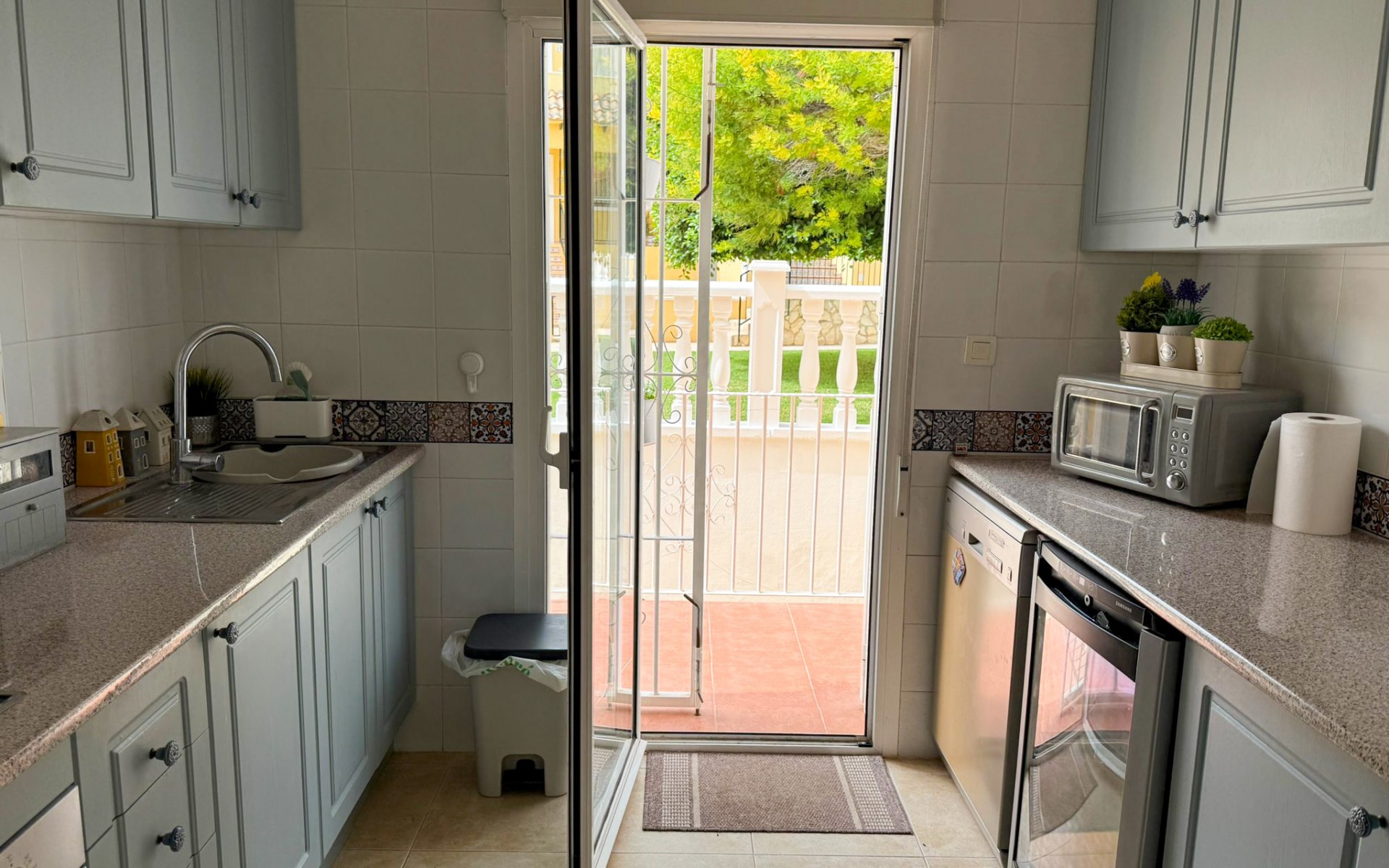 Resale - Villa - Villamartin