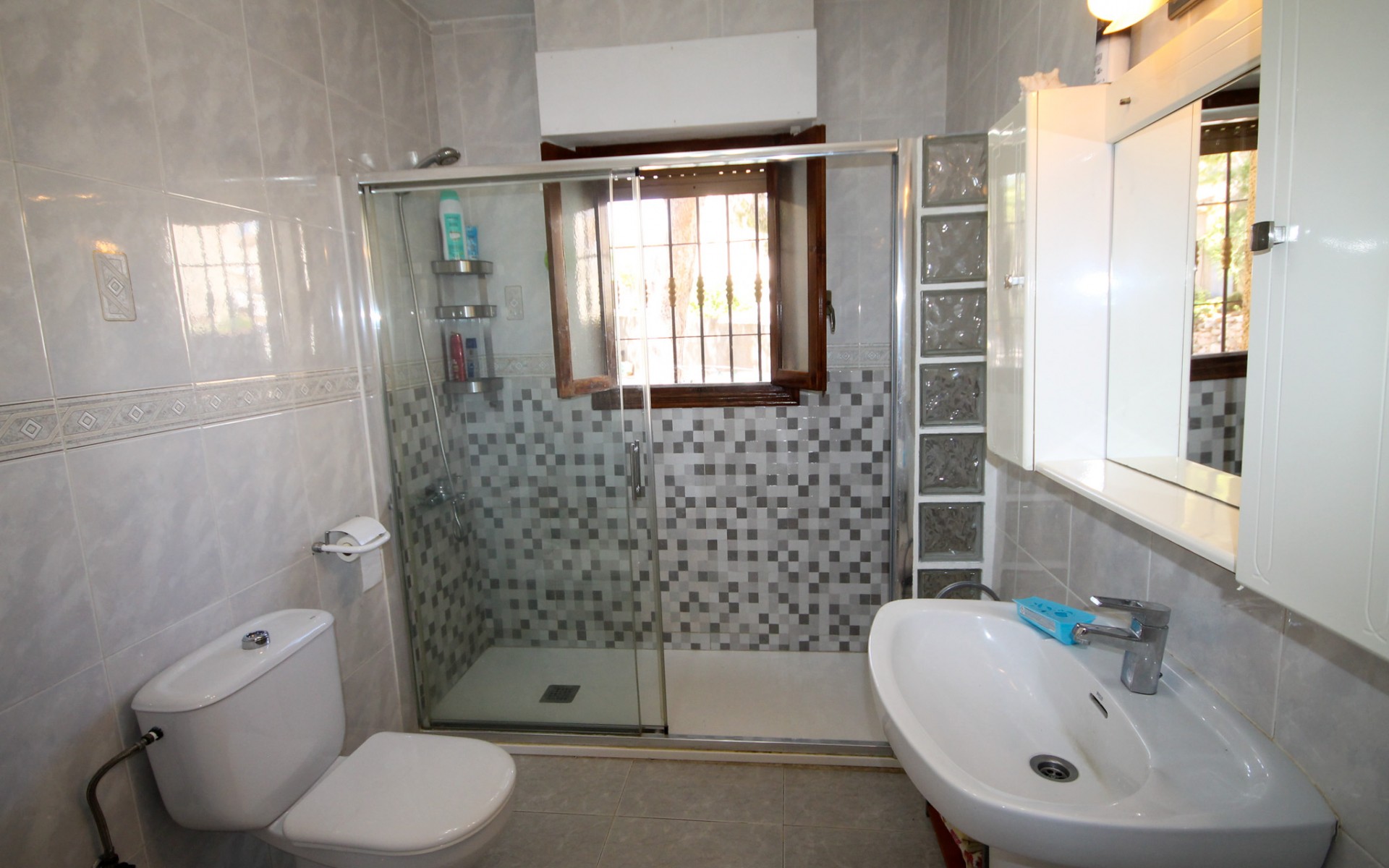 Resale - Villa - Villamartin