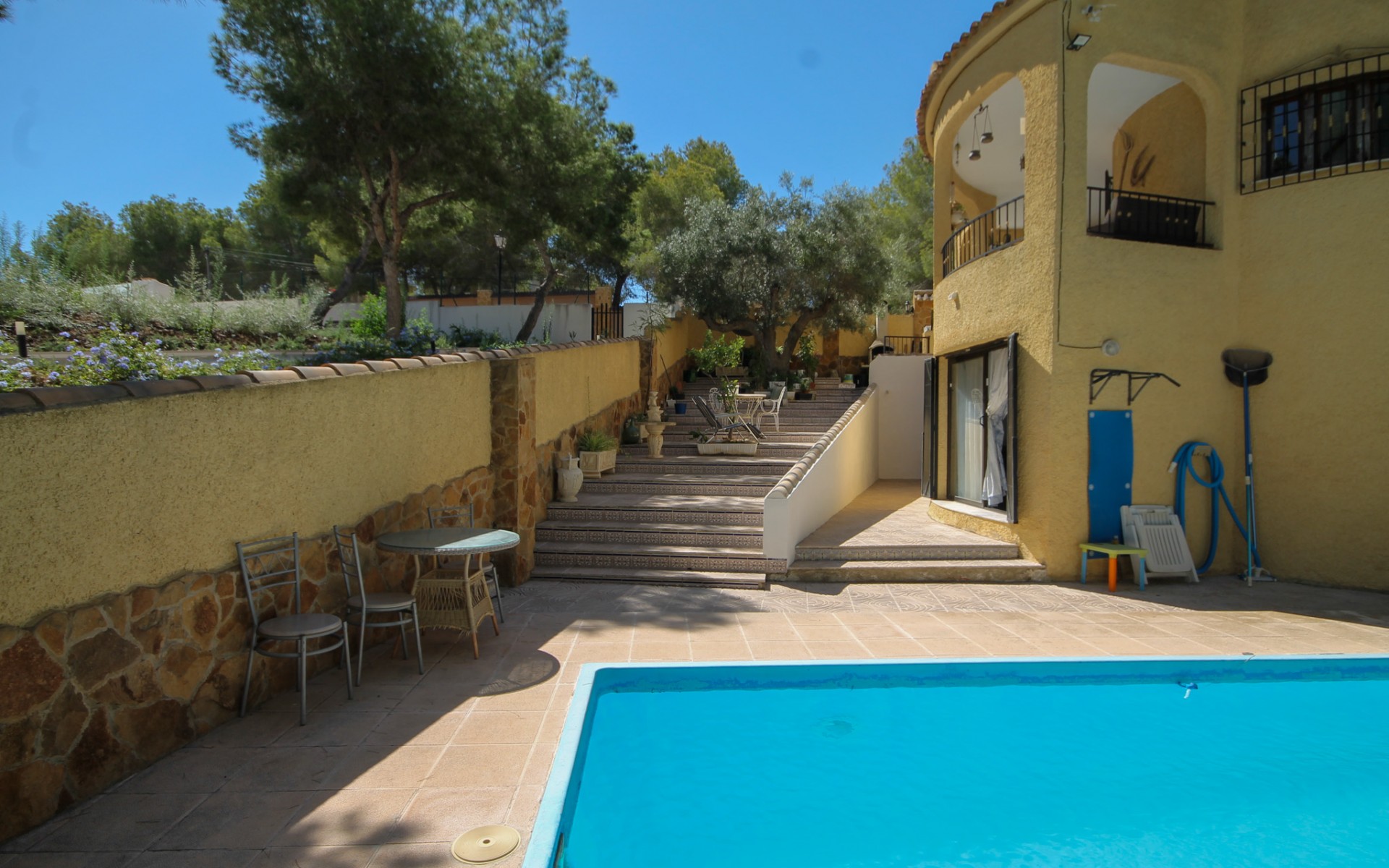 Resale - Villa - Villamartin