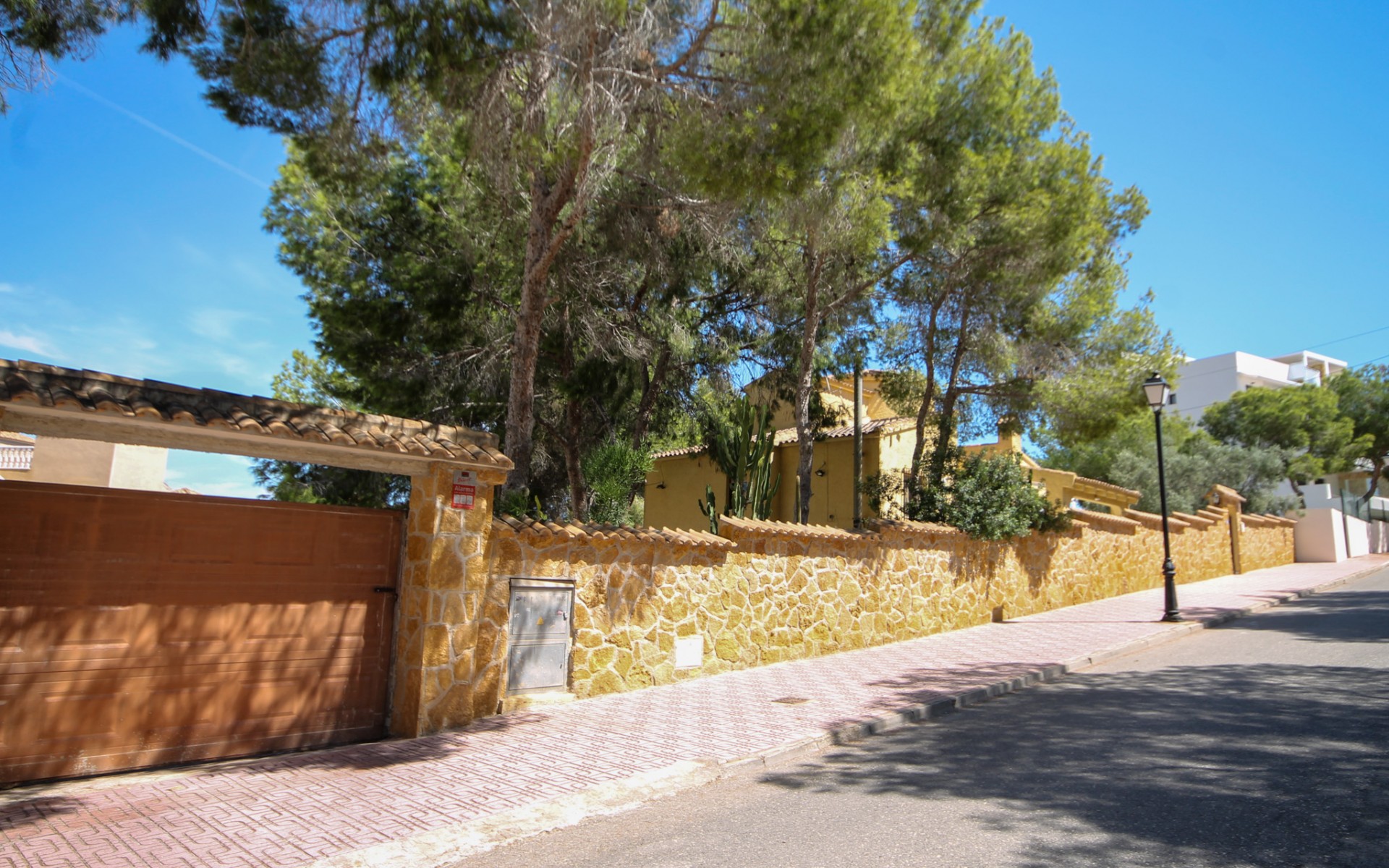 Resale - Villa - Villamartin