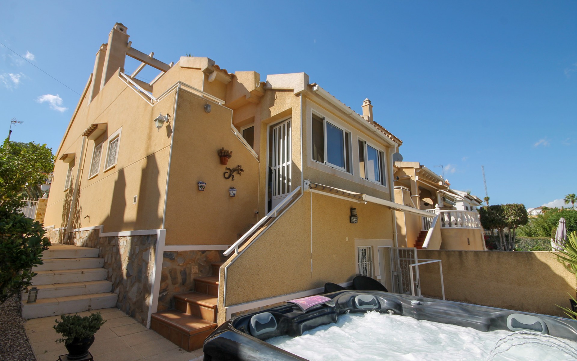 Resale - Villa - Villamartin