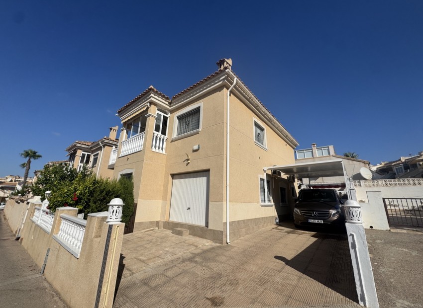 Resale - Villa - Villamartin