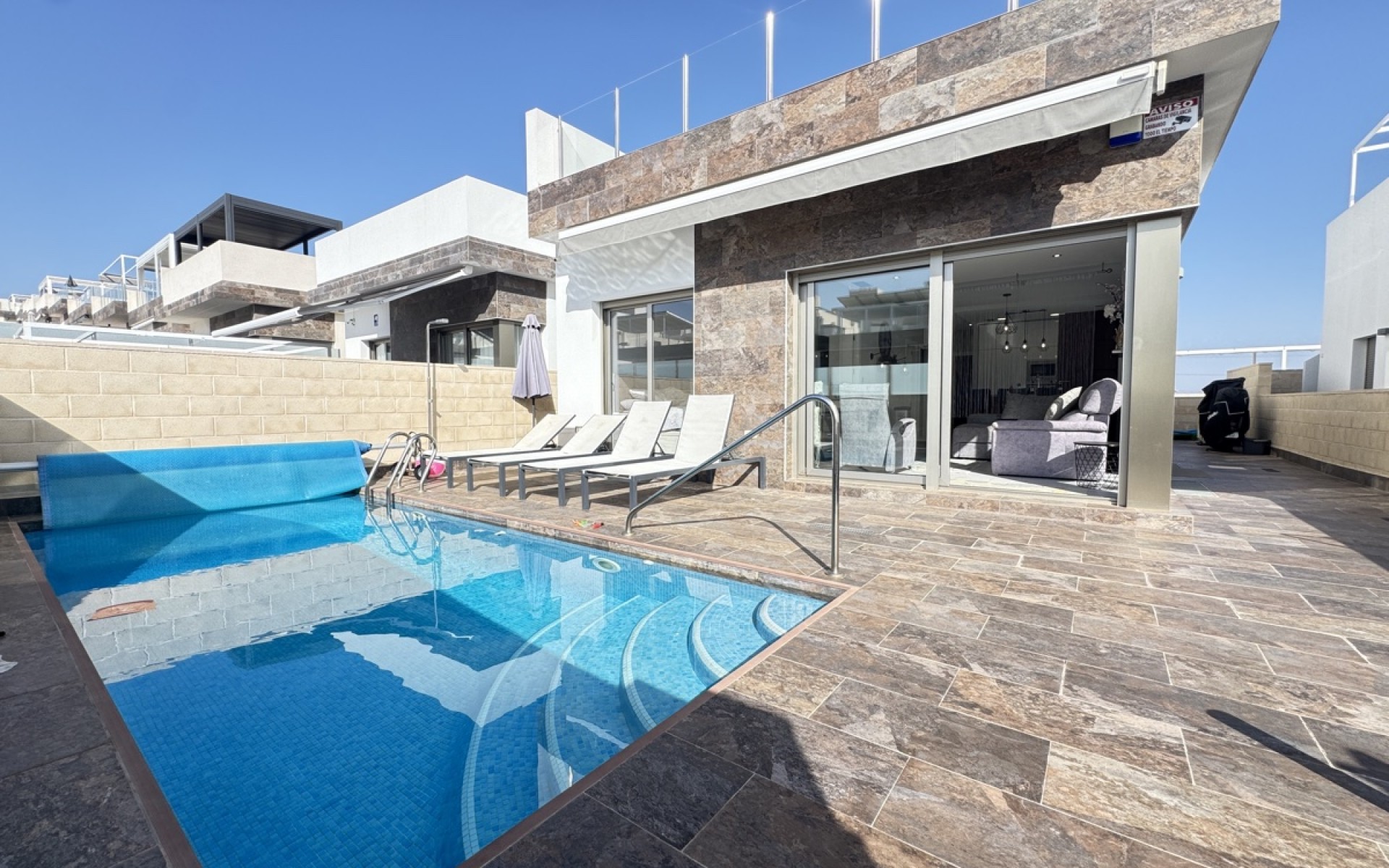 Resale - Villa - Villamartin