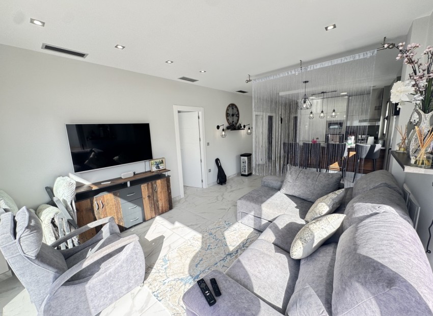 Resale - Villa - Villamartin