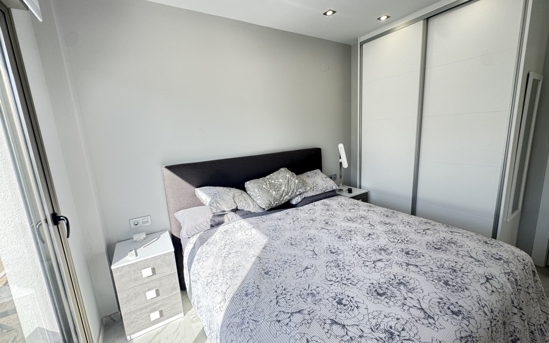 Resale - Villa - Villamartin