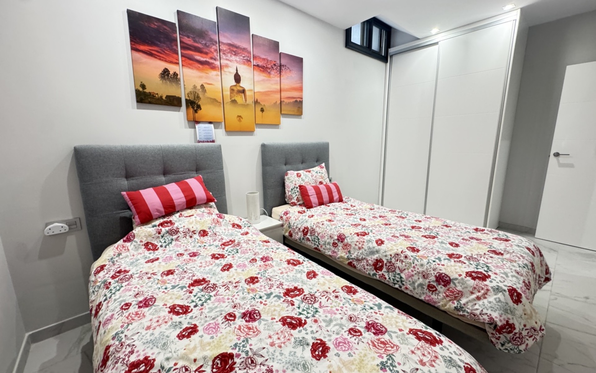 Resale - Villa - Villamartin