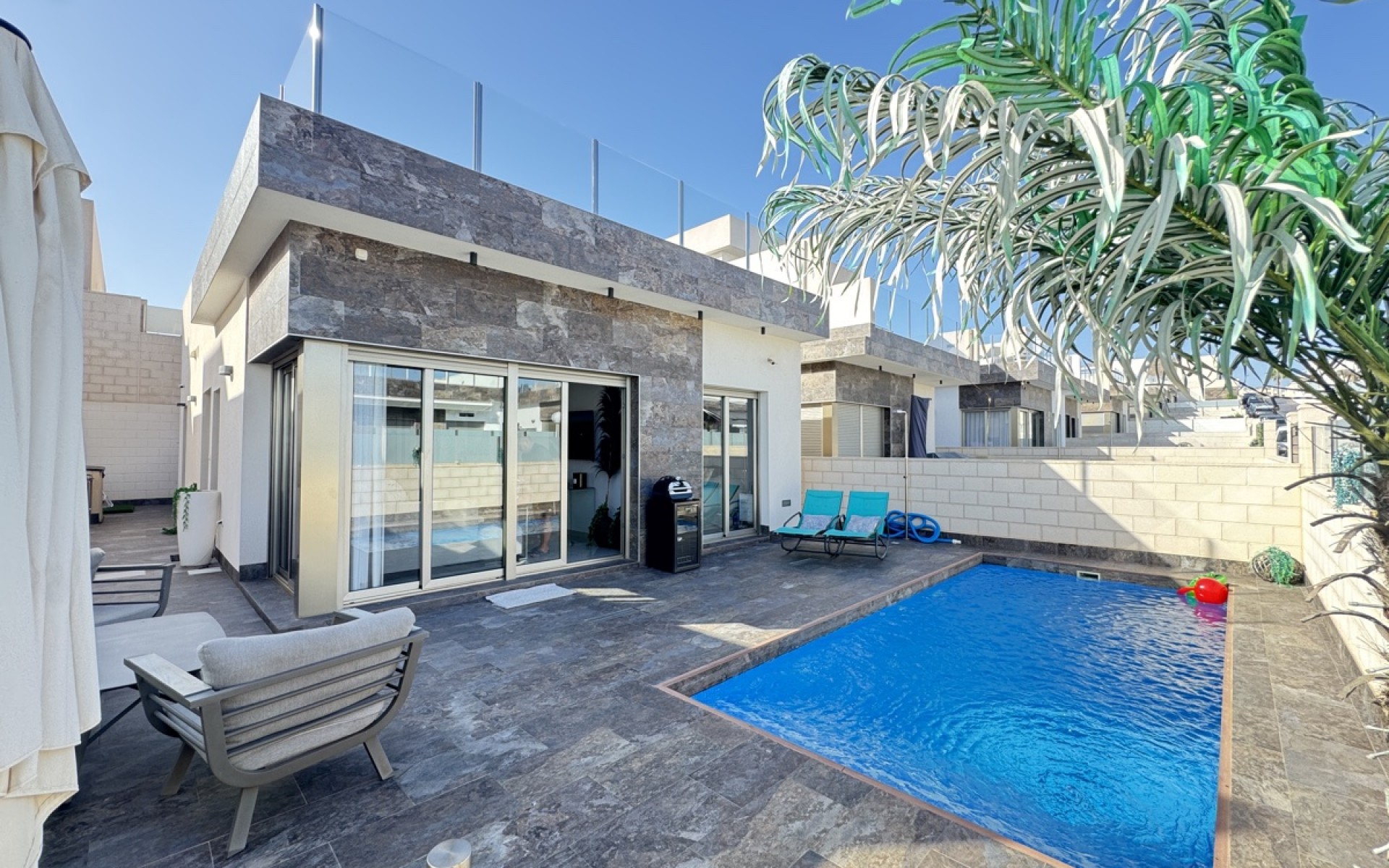 Resale - Villa - Villamartin