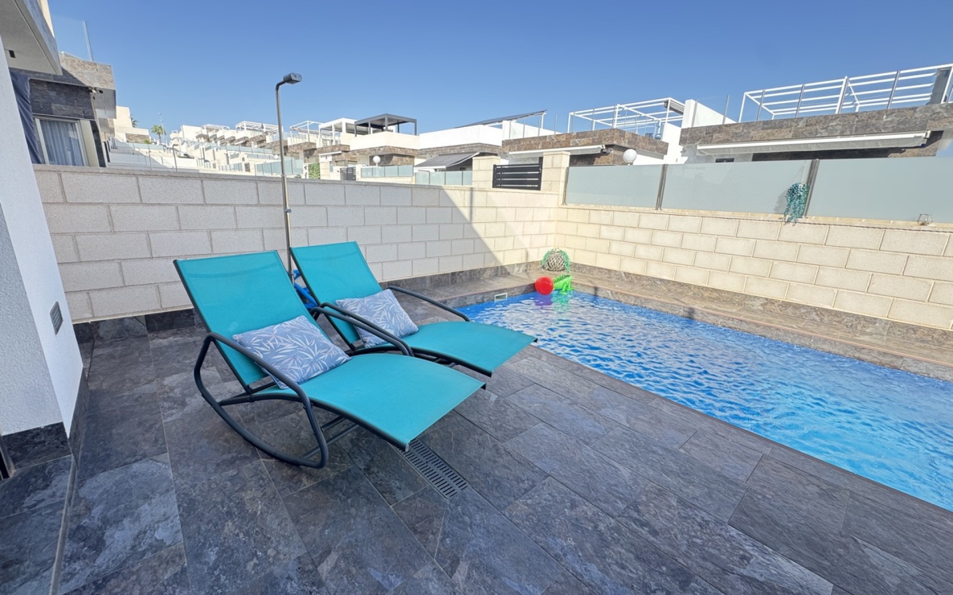 Resale - Villa - Villamartin