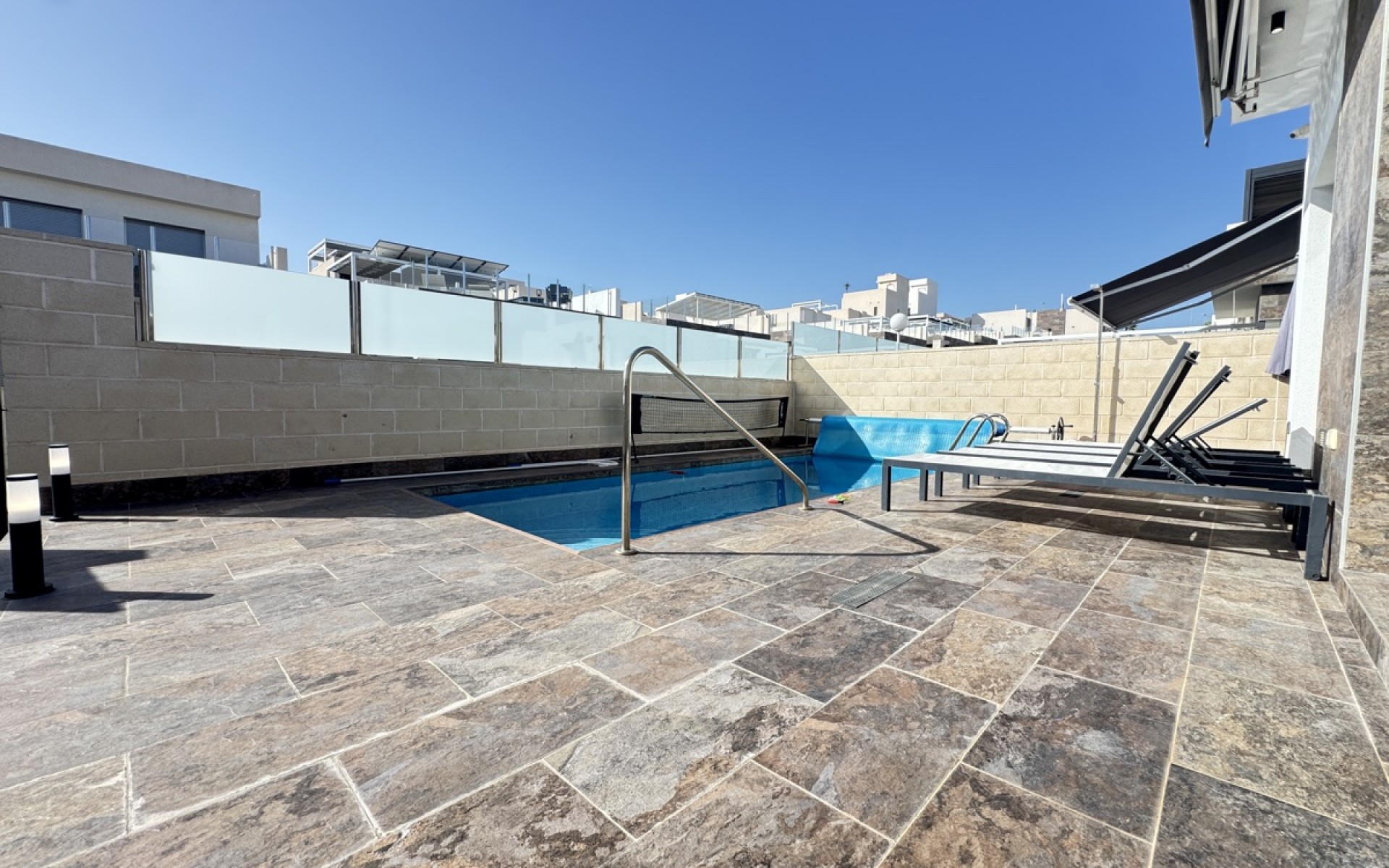 Resale - Villa - Villamartin