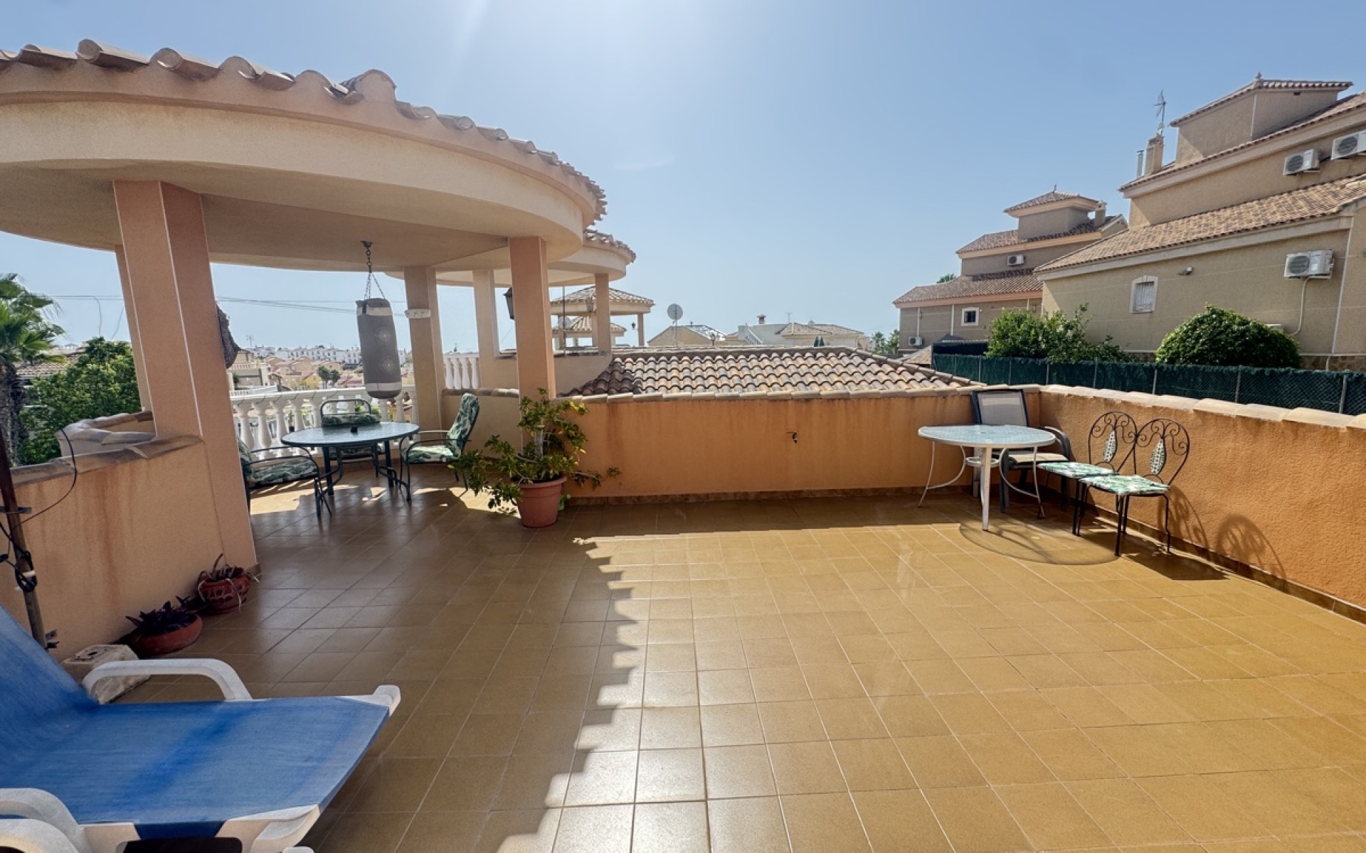 Resale - Villa - Villamartin