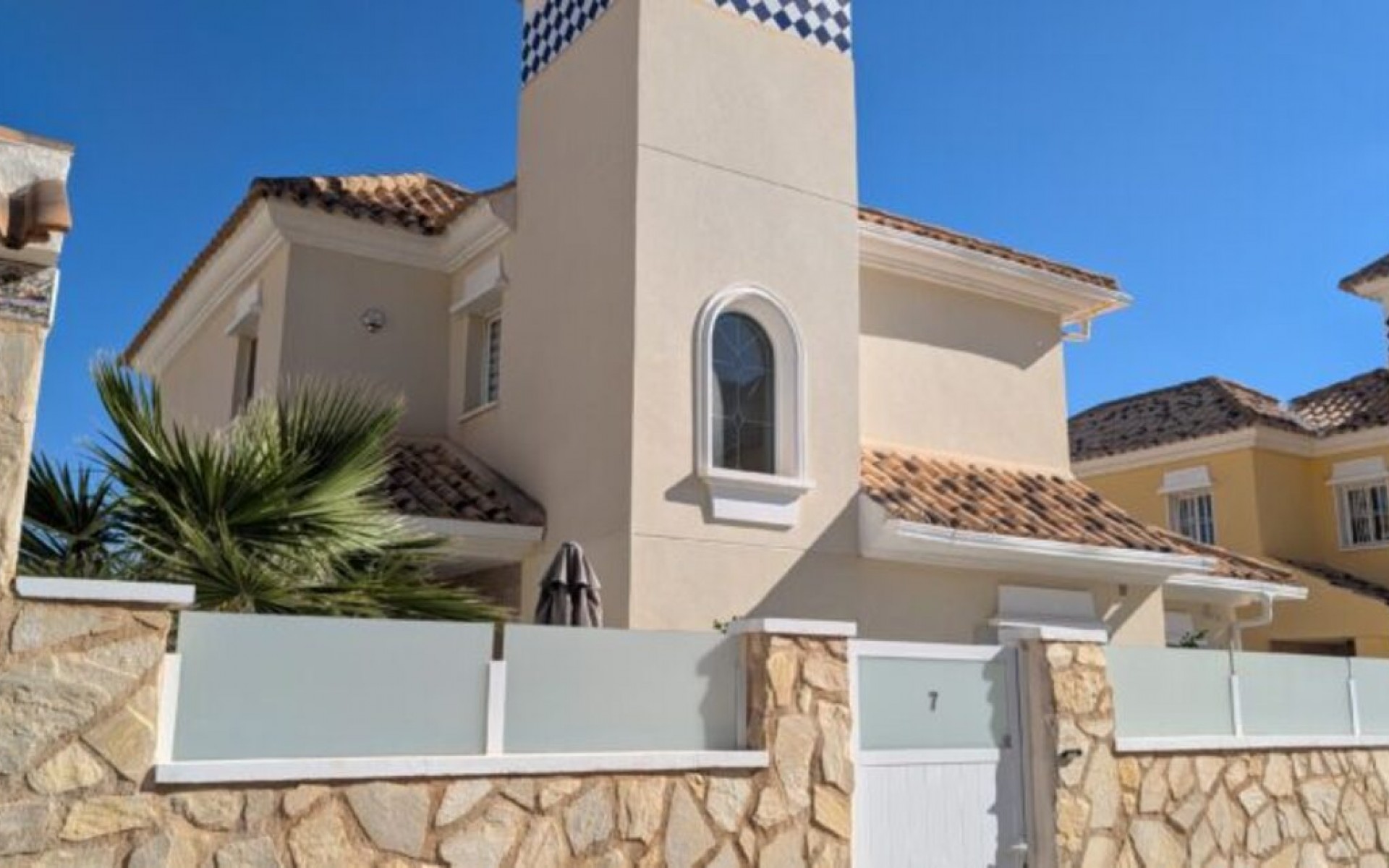 Resale - Villa - Villamartin