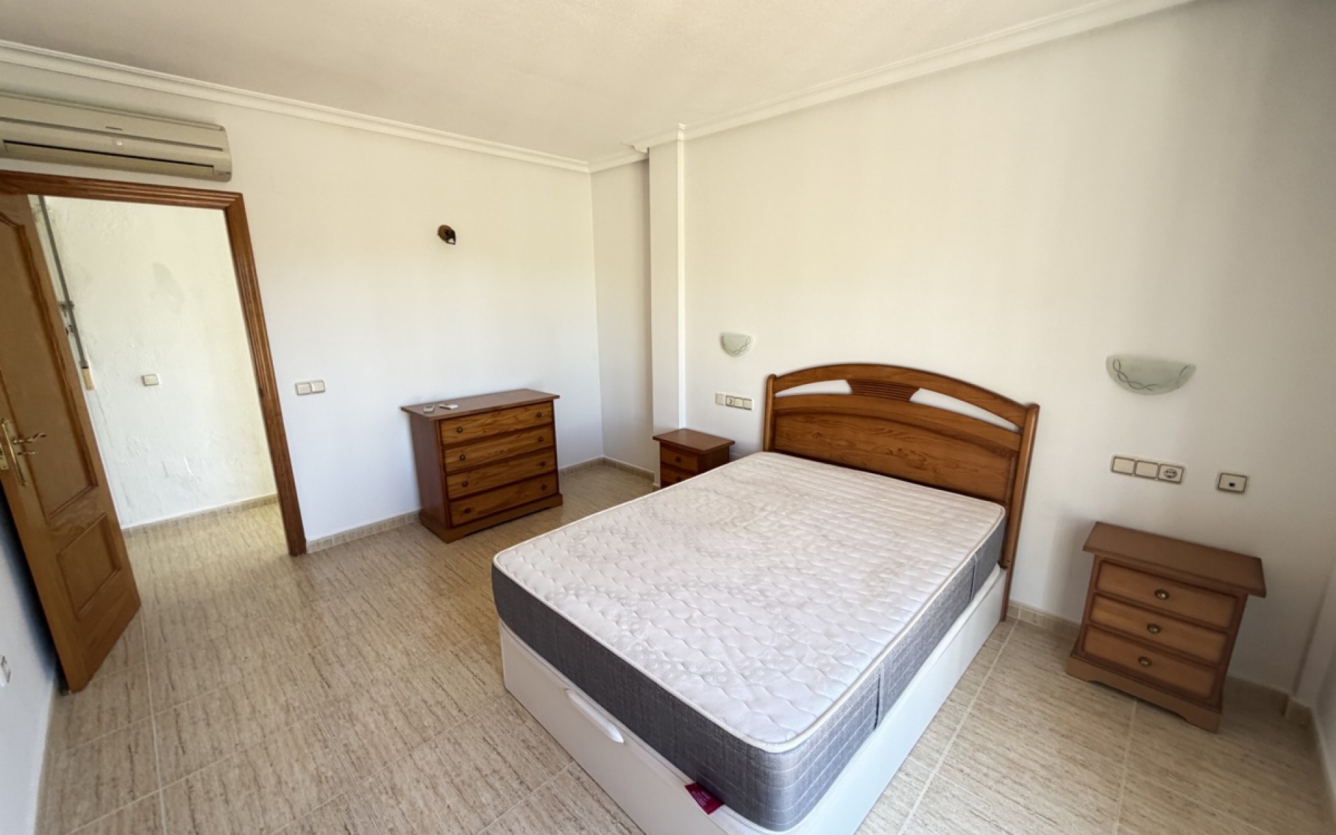 Resale - Villa - Villamartin