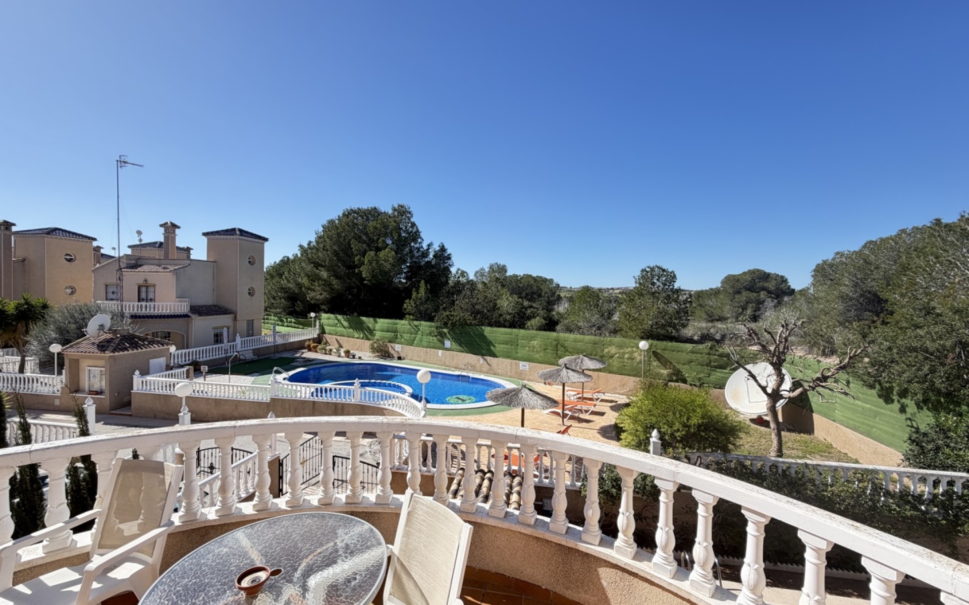 Resale - Villa - Villamartin