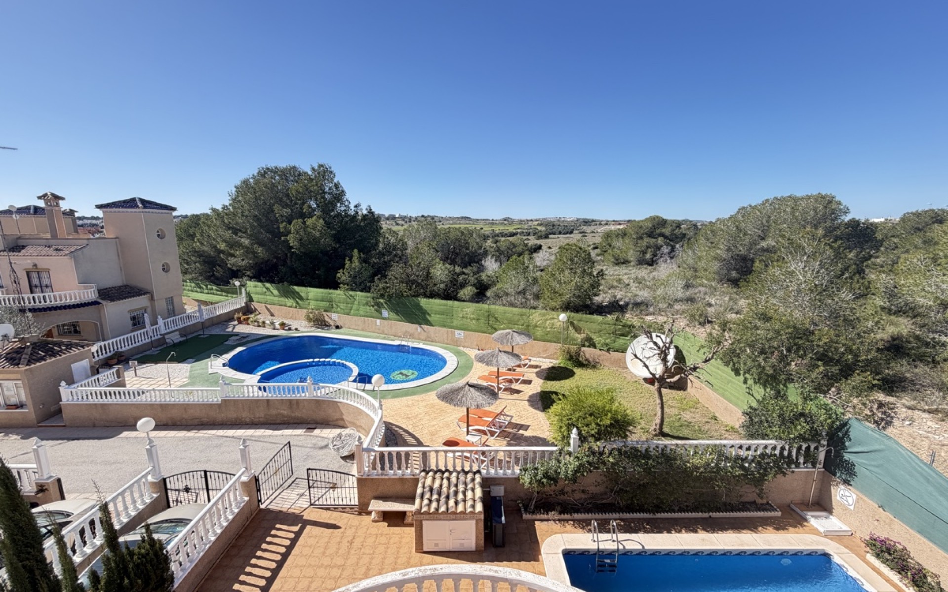 Resale - Villa - Villamartin