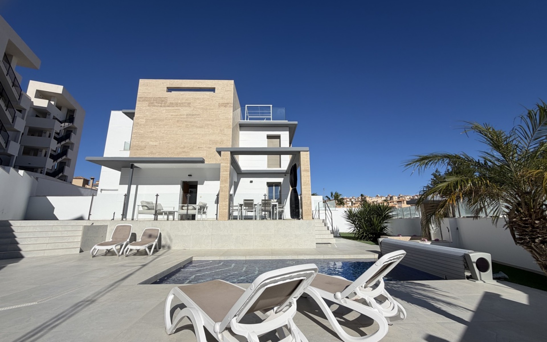 Resale - Villa - Villamartin