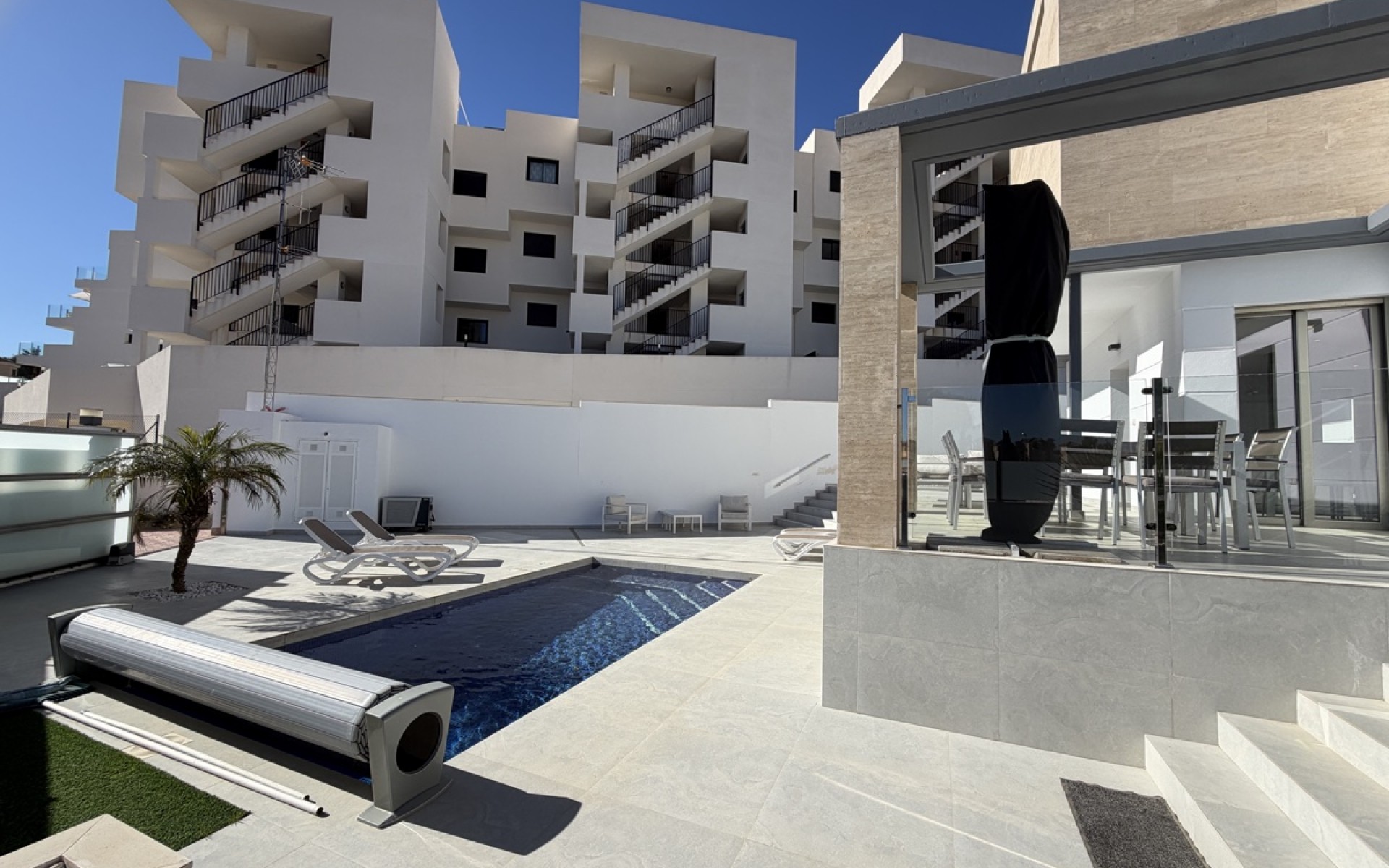 Resale - Villa - Villamartin