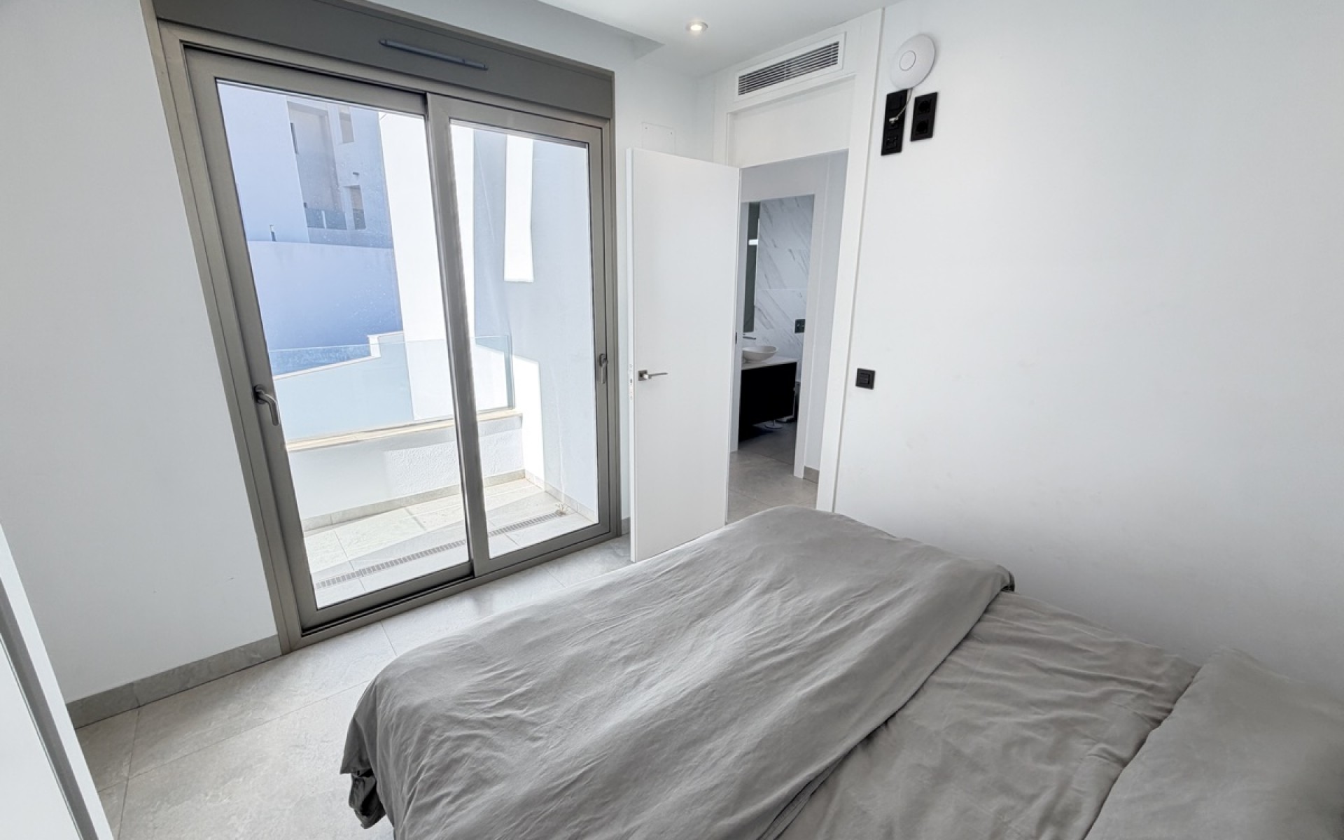 Resale - Villa - Villamartin