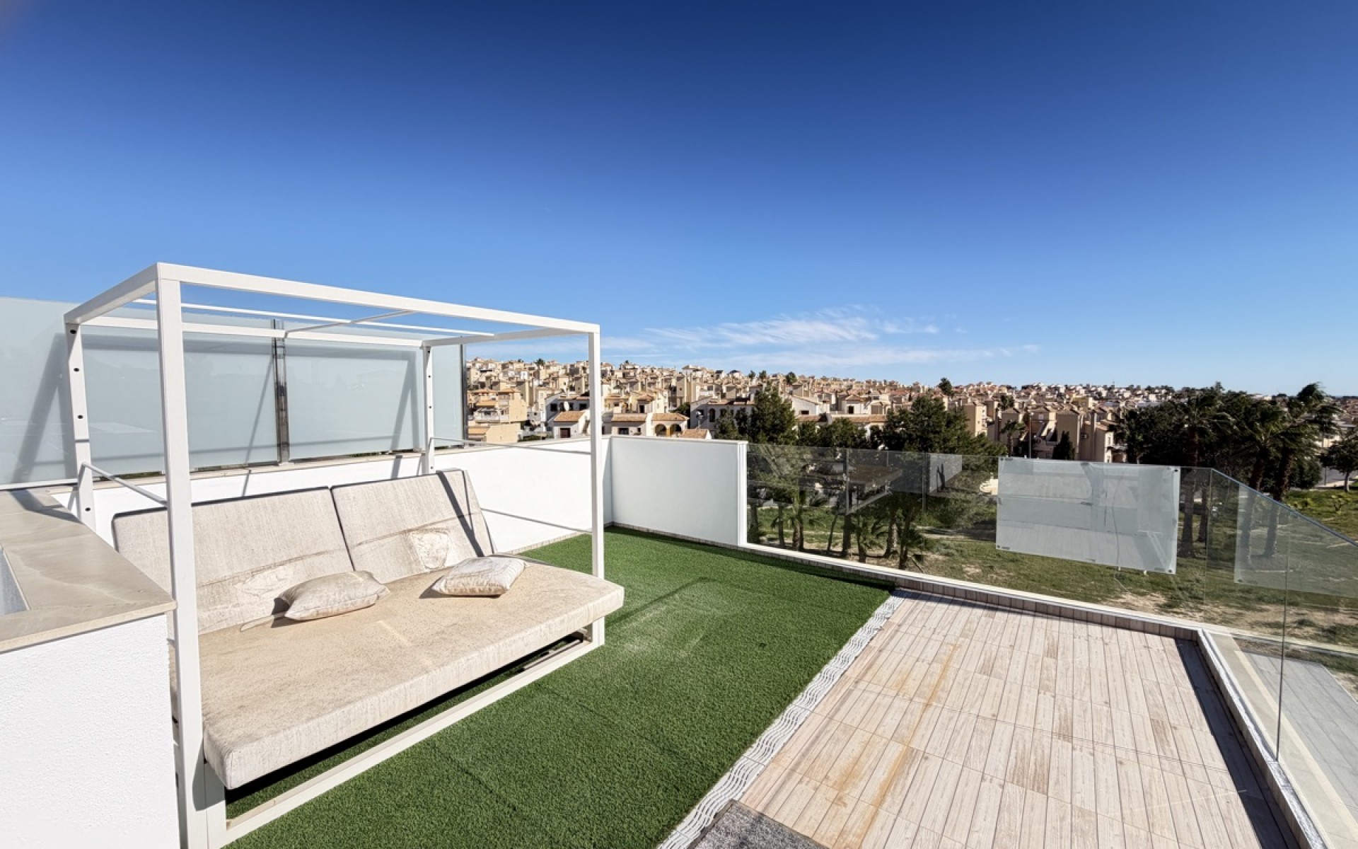 Resale - Villa - Villamartin