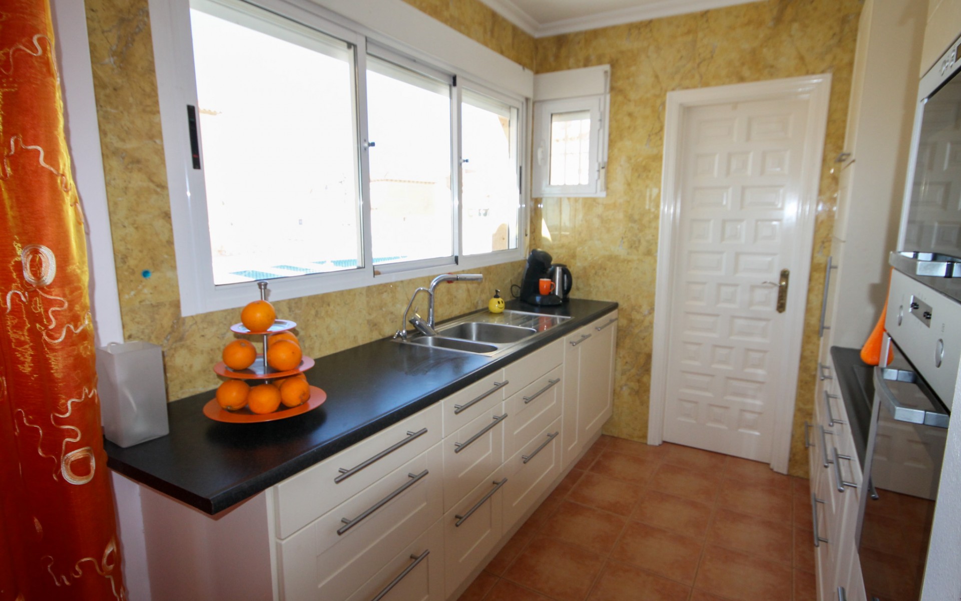 Resale - Villa - Villamartin