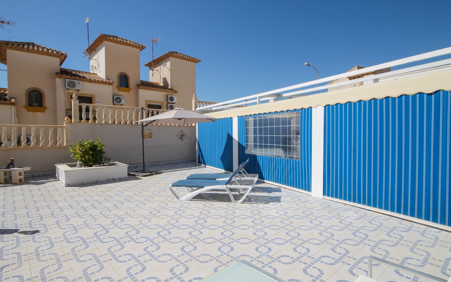 Resale - Villa - Villamartin