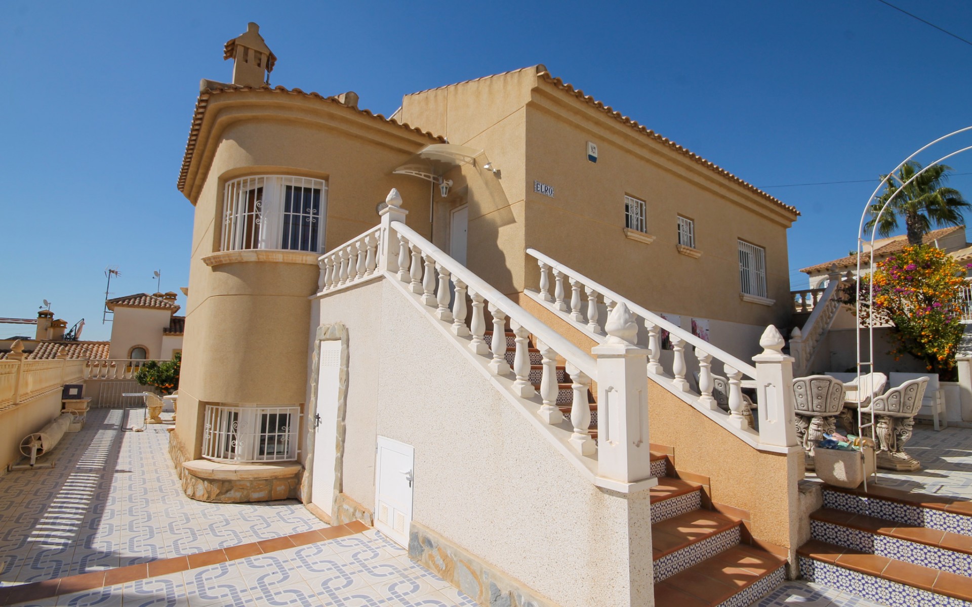 Resale - Villa - Villamartin