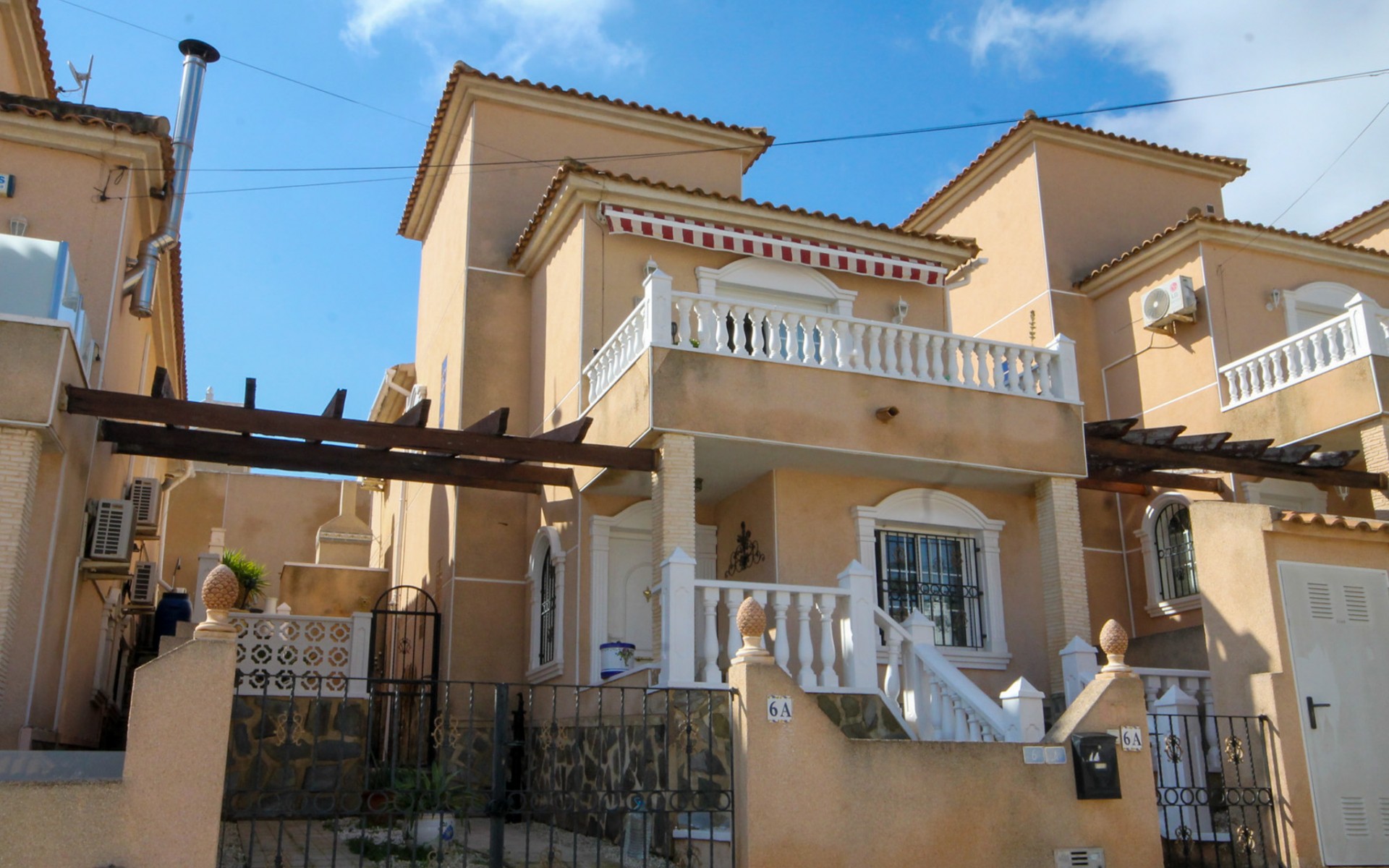 Resale - Villa - Villamartin