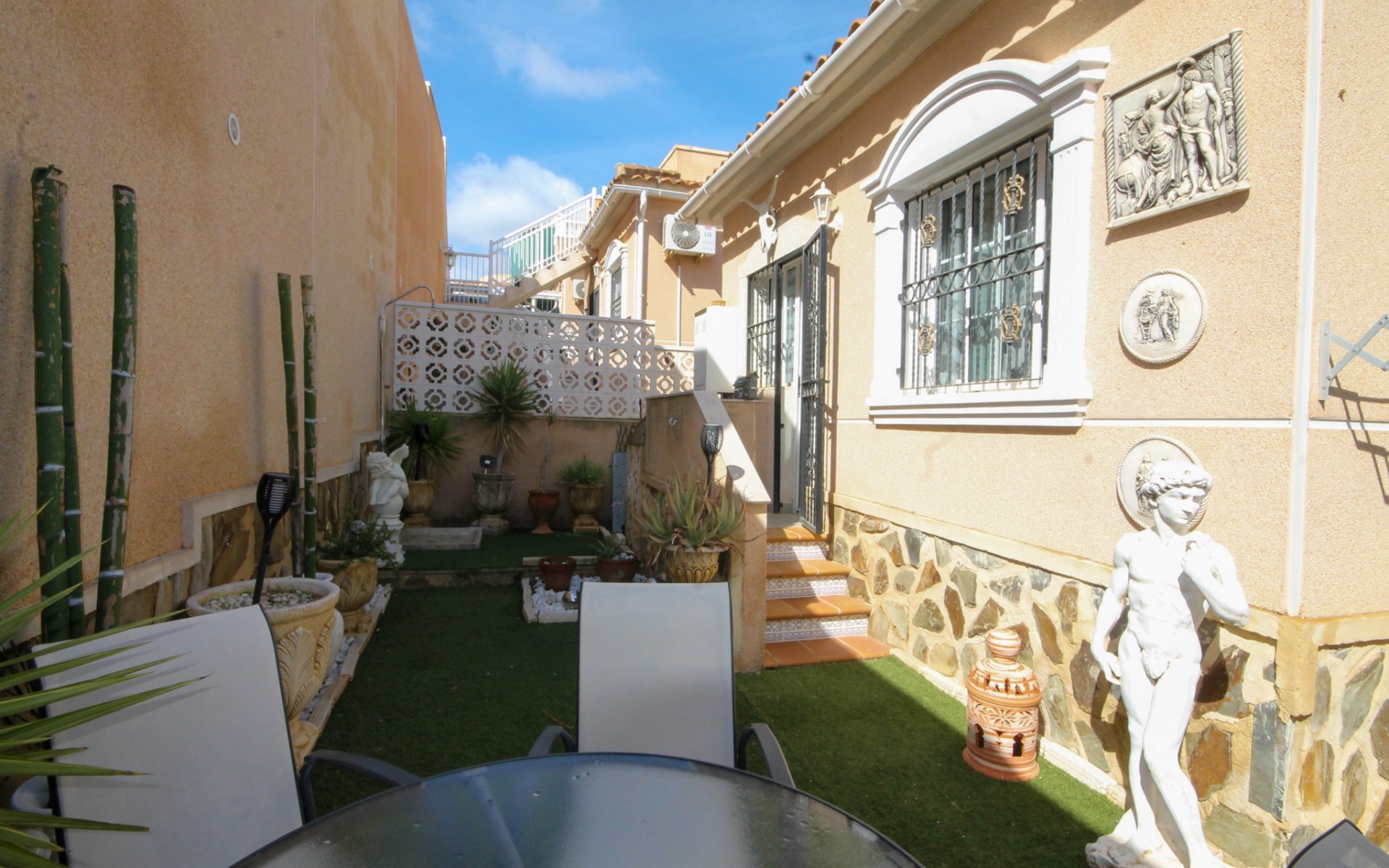 Resale - Villa - Villamartin