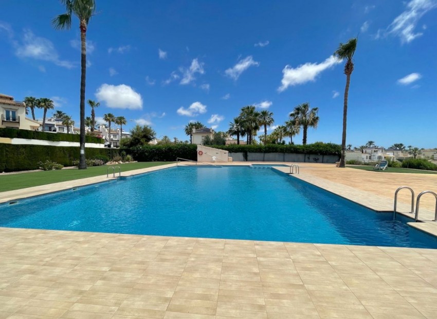 Resale - Villa - Villamartin