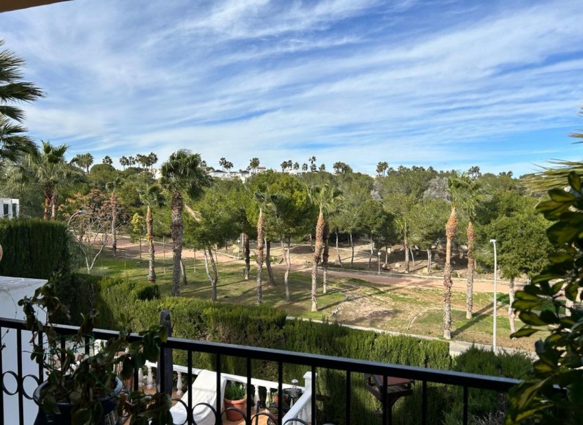 Resale - Villa - Villamartin