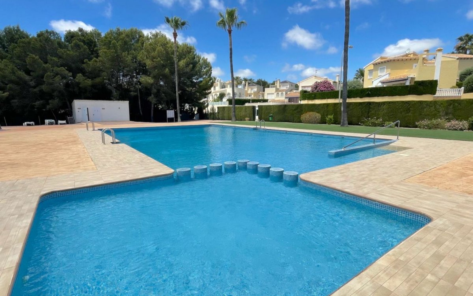 Resale - Villa - Villamartin