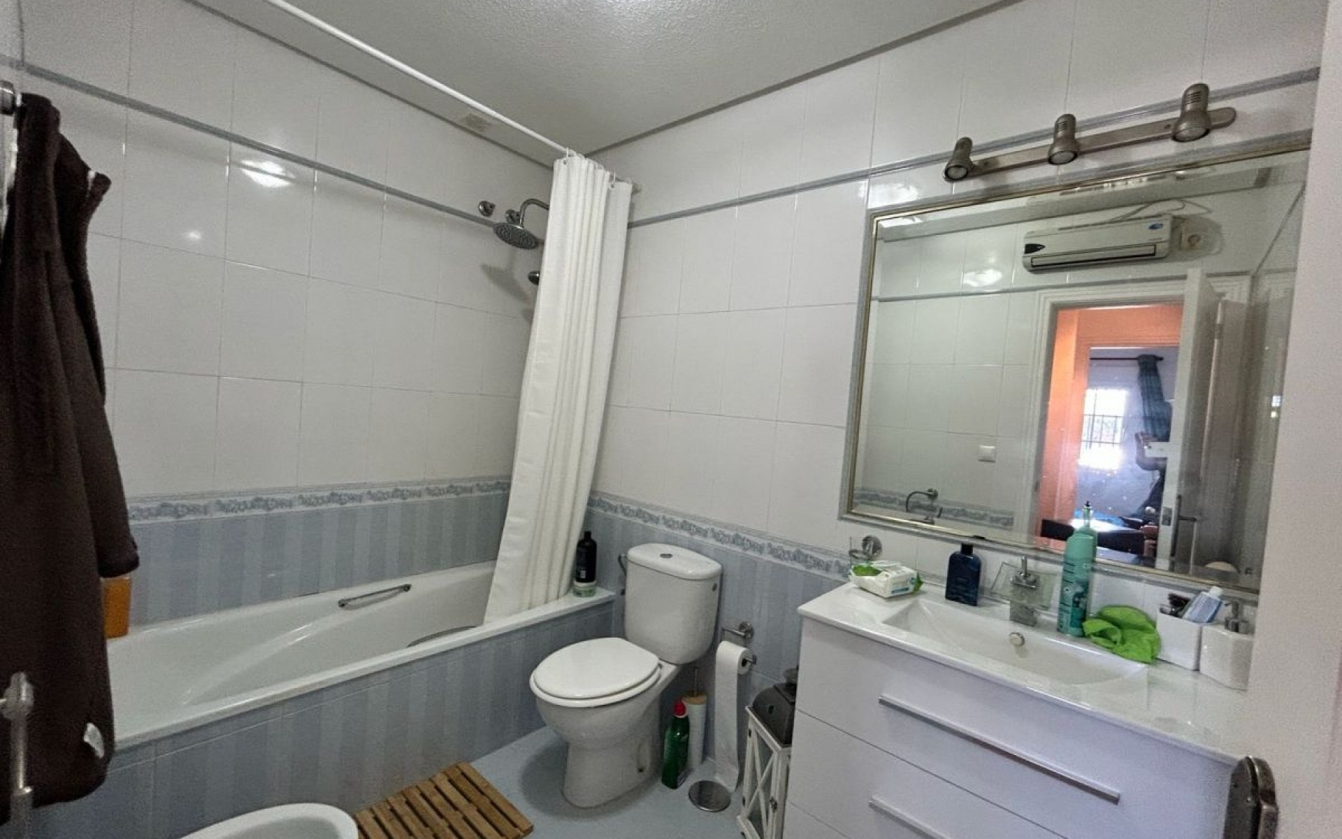 Resale - Villa - Villamartin