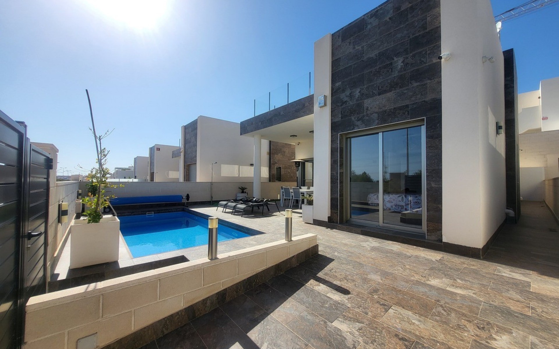 Resale - Villa - Villamartin