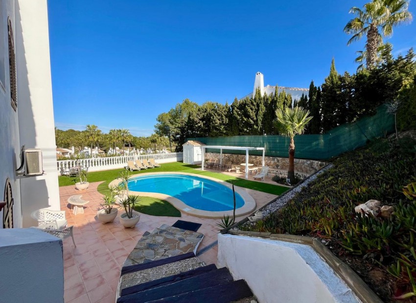 Resale - Villa - Villamartin