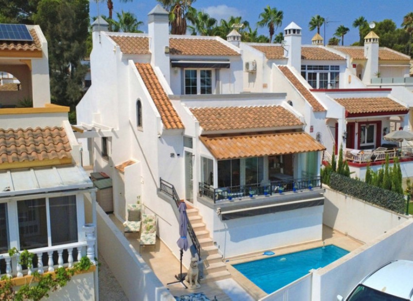 Resale - Villa - Villamartin